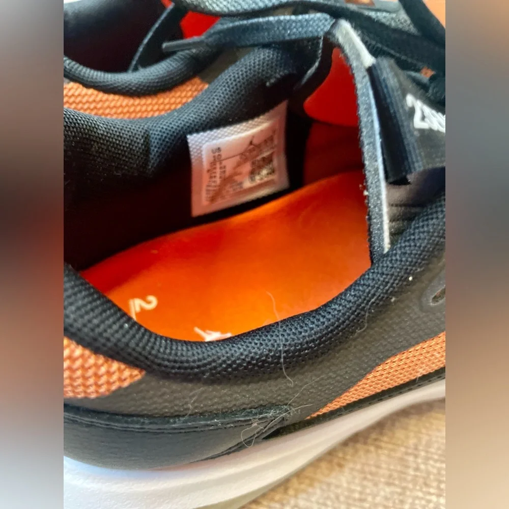 Air Jordan 200E Men’s 10 / Women’s 11 | Black & Curry Orange Sneakers | Like New